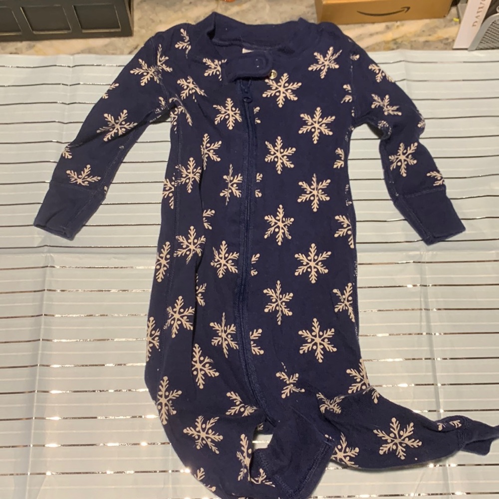 Hanna Andersson - Snowflake PJs - size 3-6 months - like new